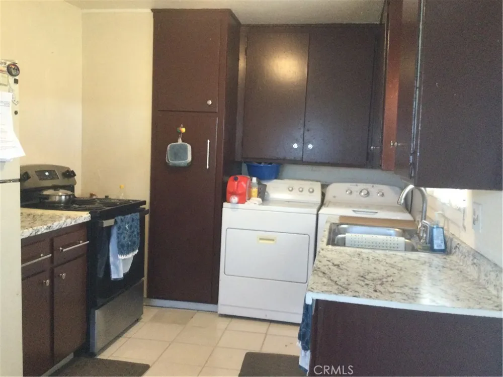 10345 E Palmdale Littlerock, CA 93591