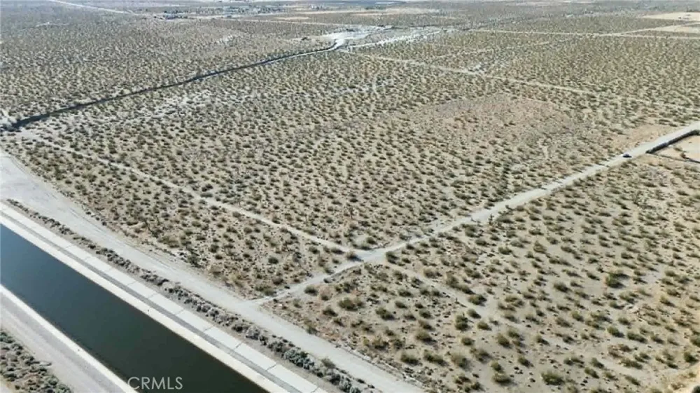 2025 Dos Palmas Phelan, CA 92371