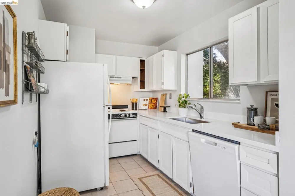2614 Warring St #6 Berkeley, CA 94704