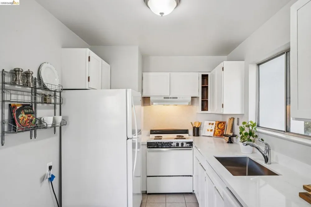 2614 Warring St #6 Berkeley, CA 94704
