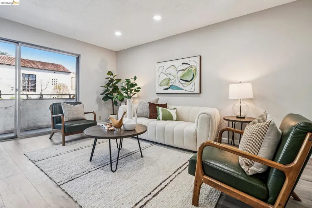 2614 Warring St #6 Berkeley, CA 94704