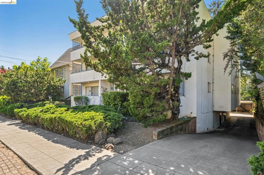 2614 Warring St #6 Berkeley, CA 94704