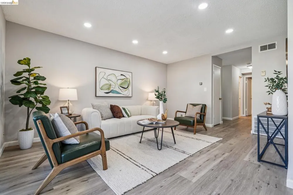 2614 Warring St #6 Berkeley, CA 94704