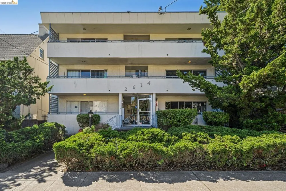 2614 Warring St #6 Berkeley, CA 94704