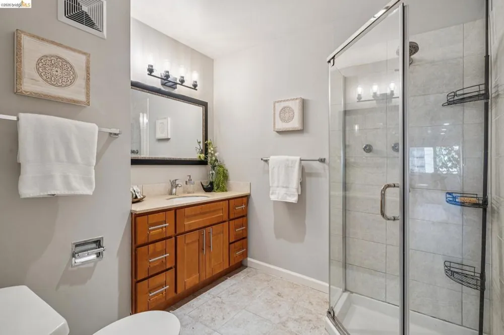 2614 Warring St #6 Berkeley, CA 94704