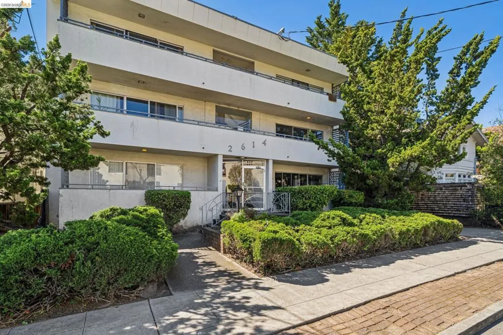 2614 Warring St #6 Berkeley, CA 94704