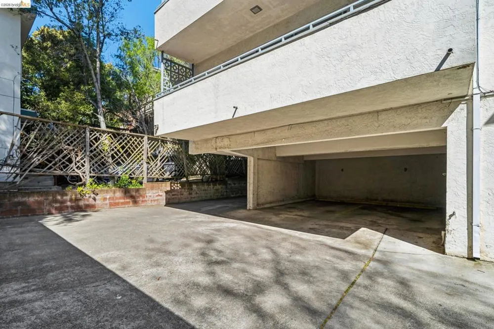 2614 Warring St #6 Berkeley, CA 94704