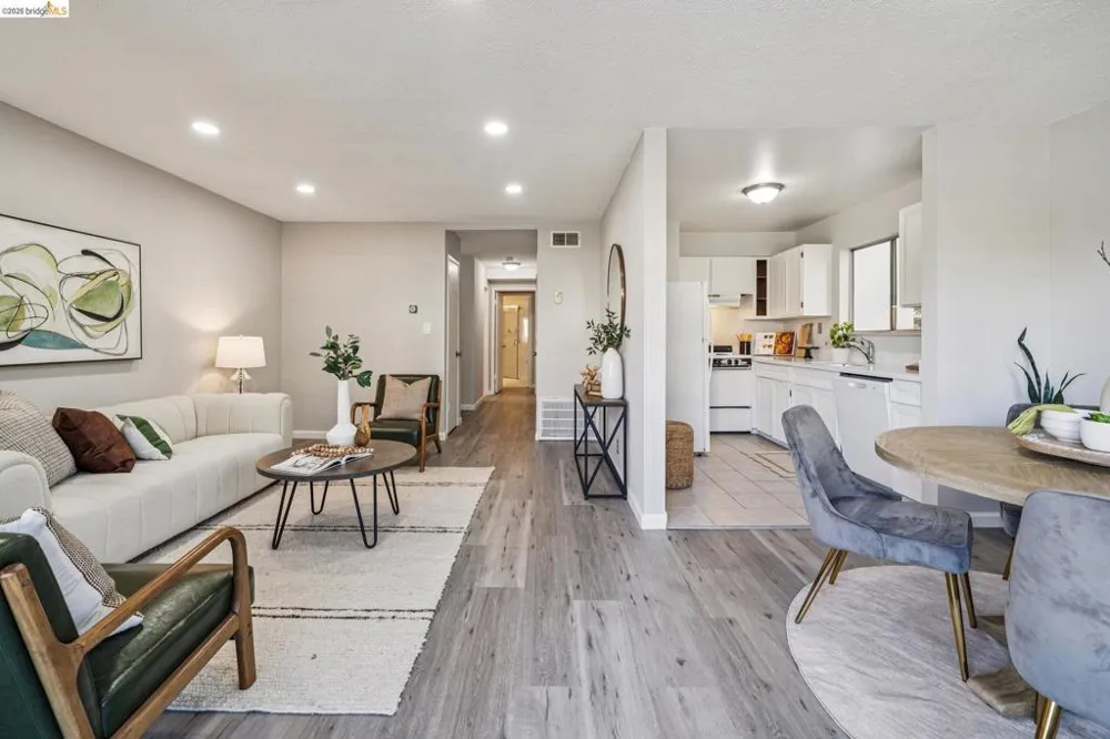 2614 Warring St #6 Berkeley, CA 94704