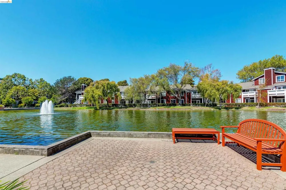 91 Marina Lakes Dr Richmond, CA 94804