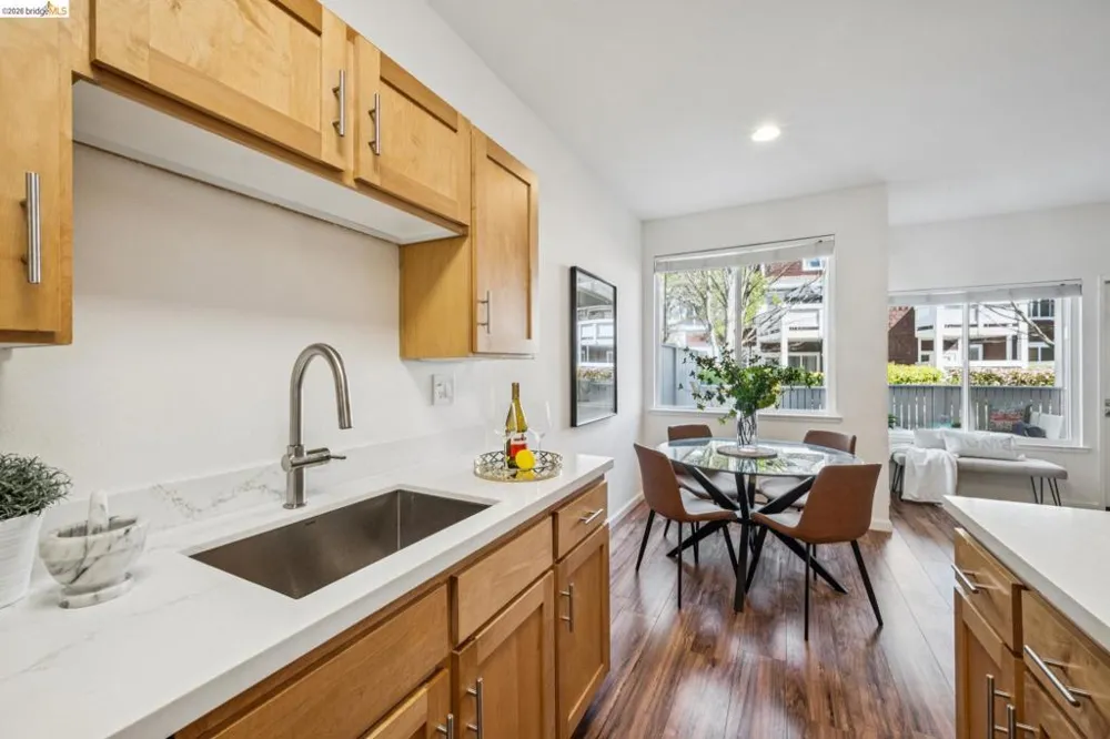 91 Marina Lakes Dr Richmond, CA 94804