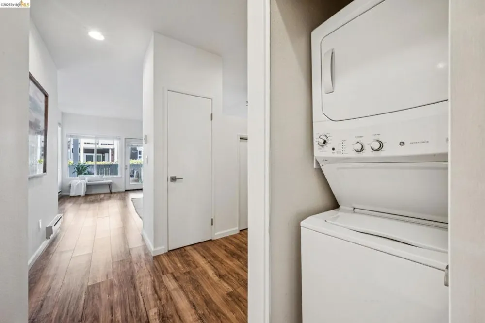 91 Marina Lakes Dr Richmond, CA 94804