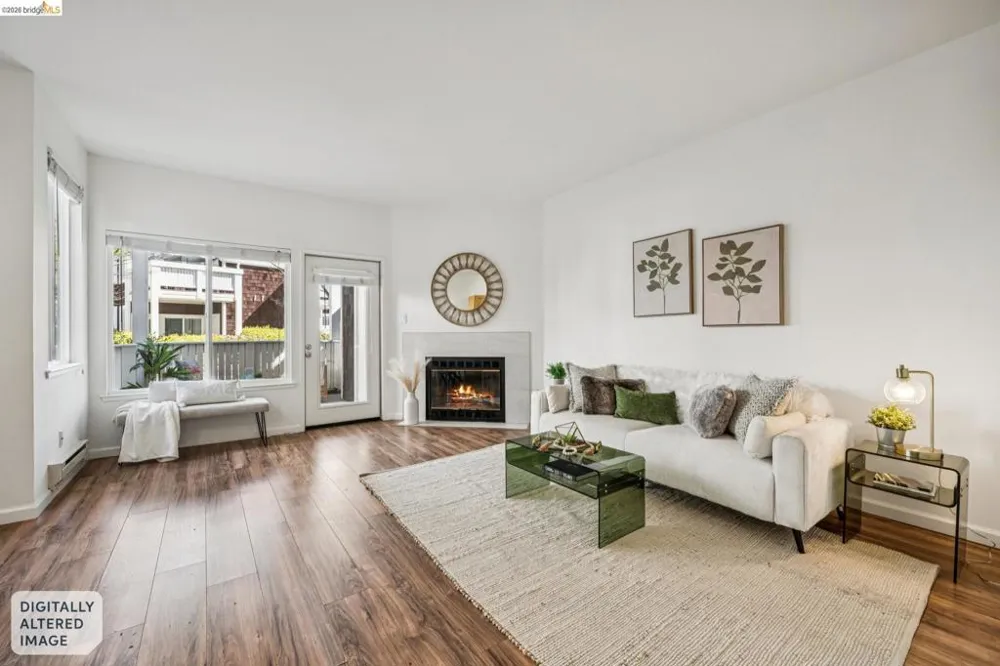 91 Marina Lakes Dr Richmond, CA 94804