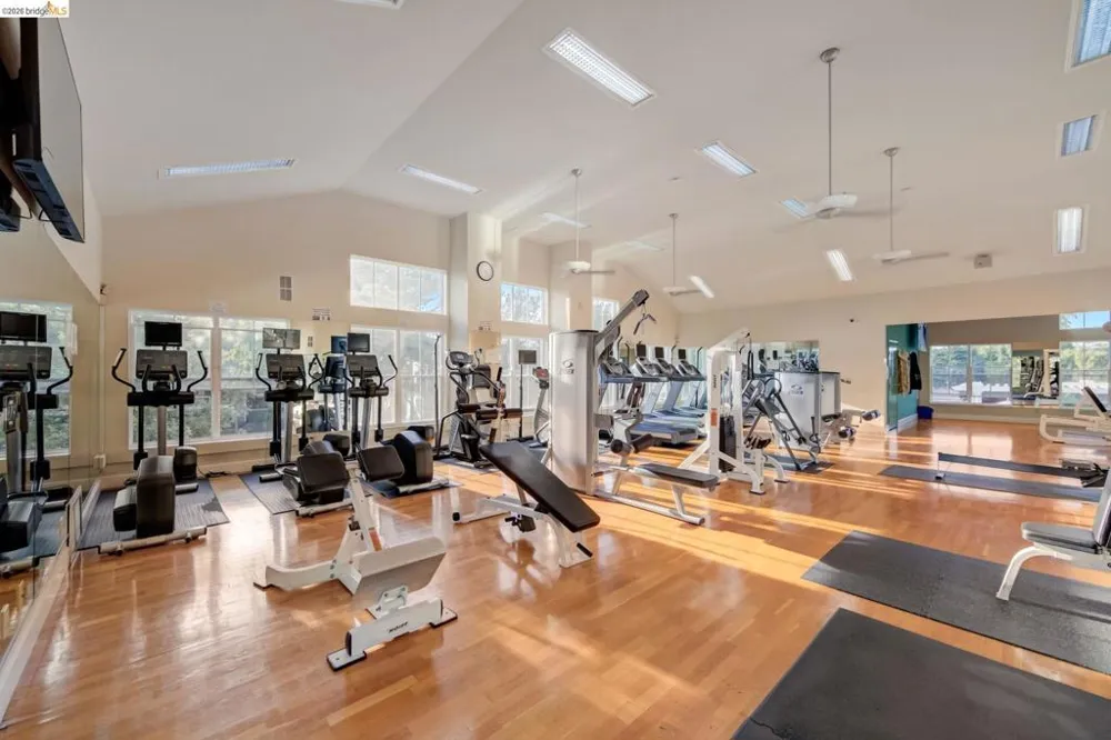 91 Marina Lakes Dr Richmond, CA 94804