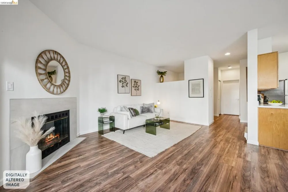 91 Marina Lakes Dr Richmond, CA 94804