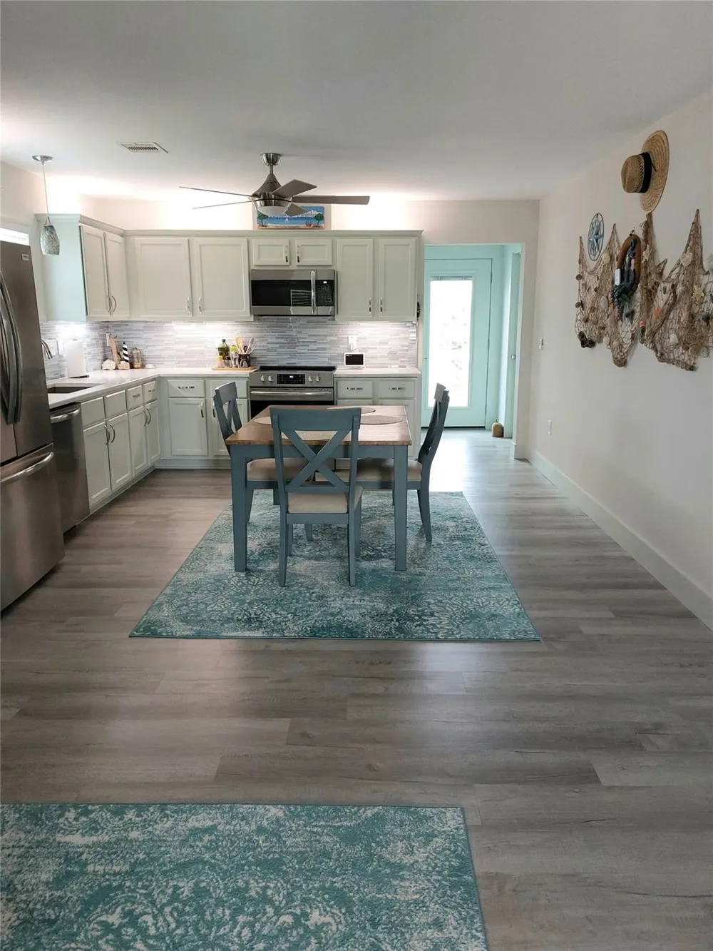 805 Nelson Avenue Port Bolivar, TX 77650