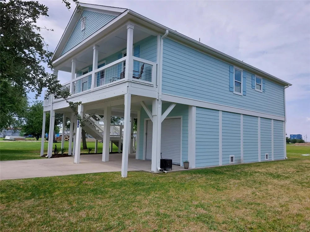 805 Nelson Avenue Port Bolivar, TX 77650