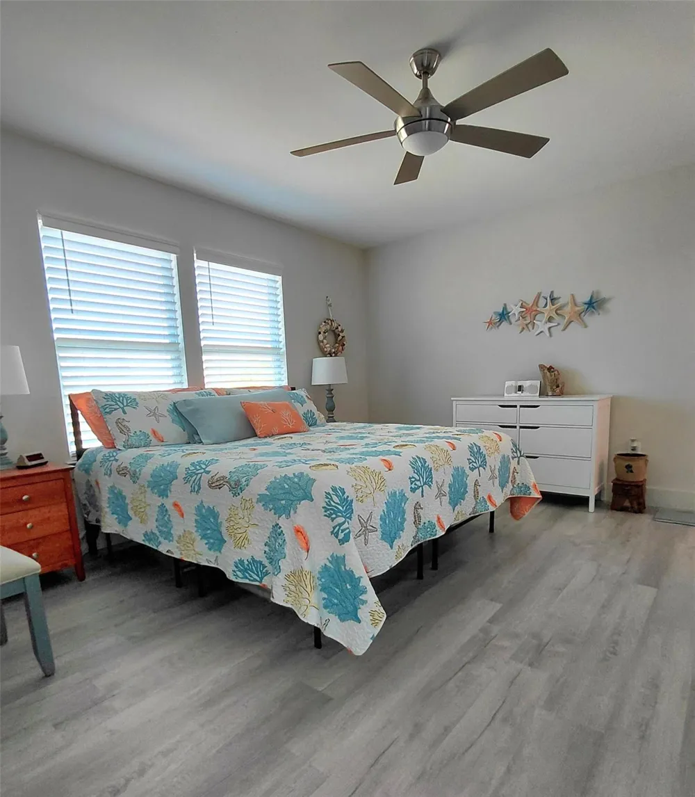 805 Nelson Avenue Port Bolivar, TX 77650