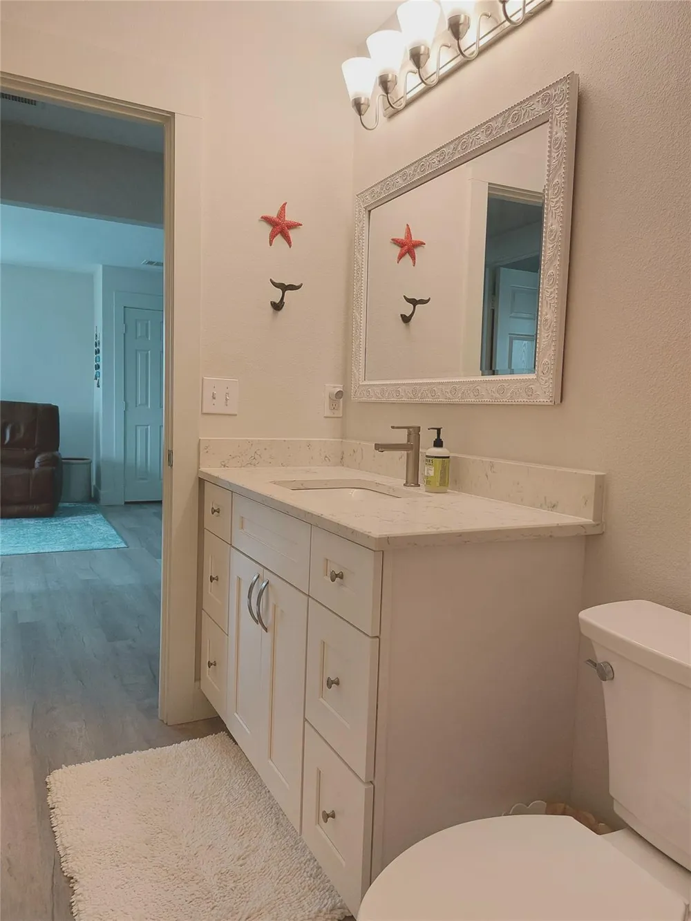 805 Nelson Avenue Port Bolivar, TX 77650