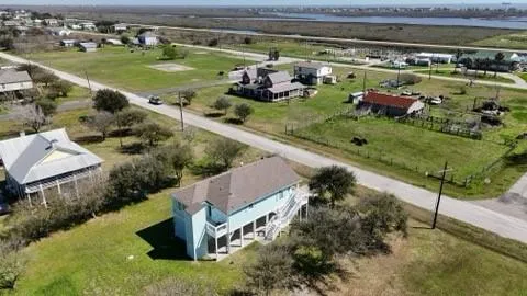 805 Nelson Avenue Port Bolivar, TX 77650