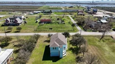 805 Nelson Avenue Port Bolivar, TX 77650