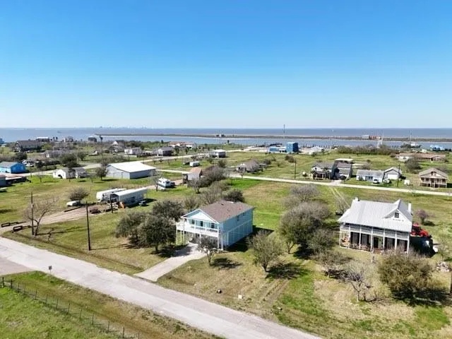 805 Nelson Avenue Port Bolivar, TX 77650