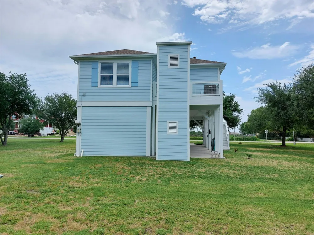 805 Nelson Avenue Port Bolivar, TX 77650