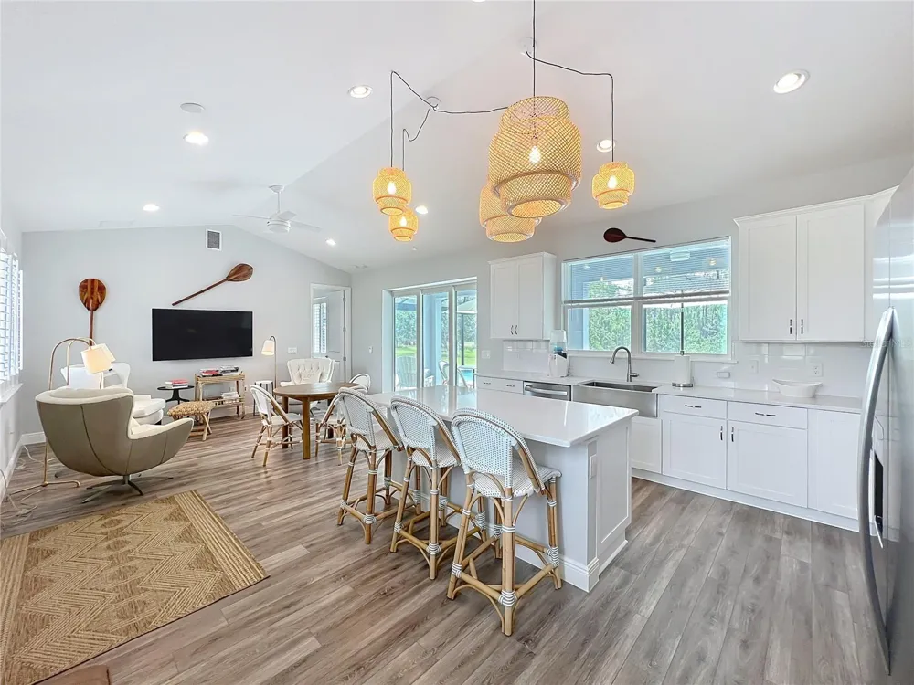 10220 BAY LAKE ROAD Groveland, FL 34736