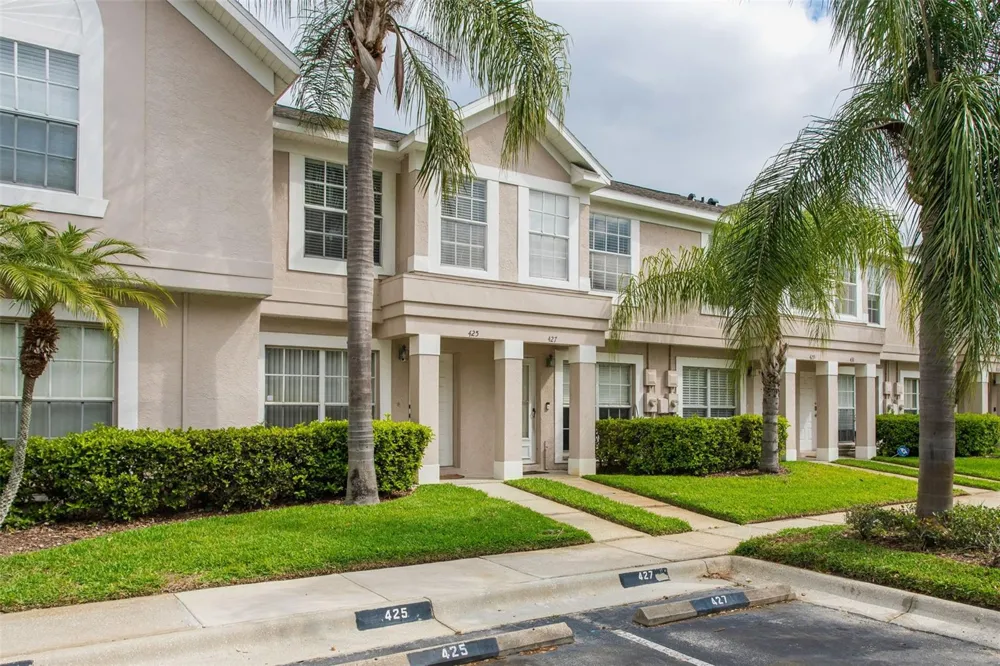 425 KENSINGTON LAKE CIRCLE Brandon, FL 33511