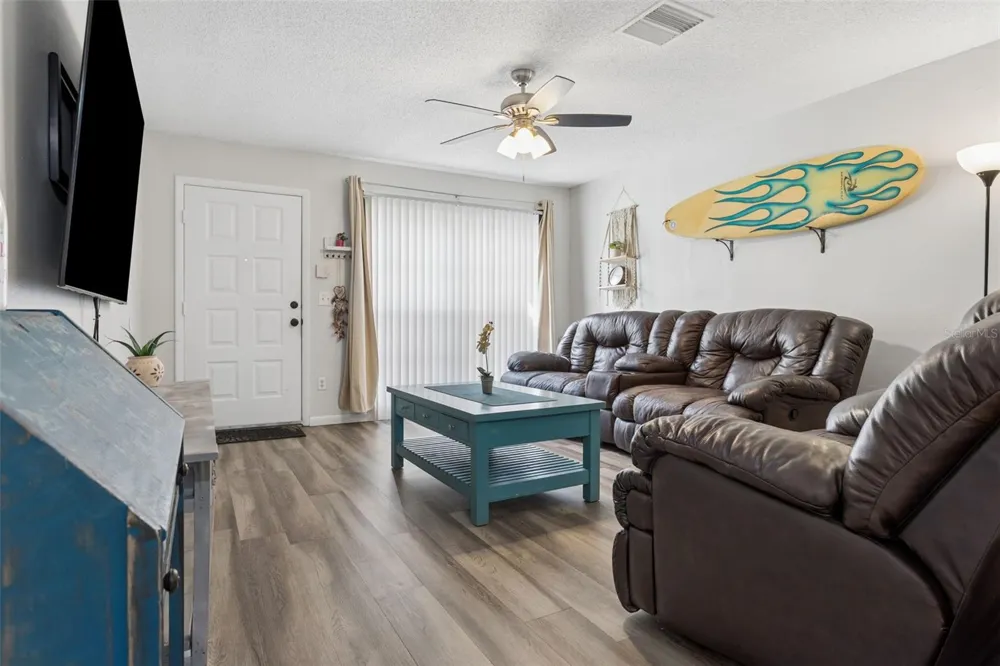 425 KENSINGTON LAKE CIRCLE Brandon, FL 33511