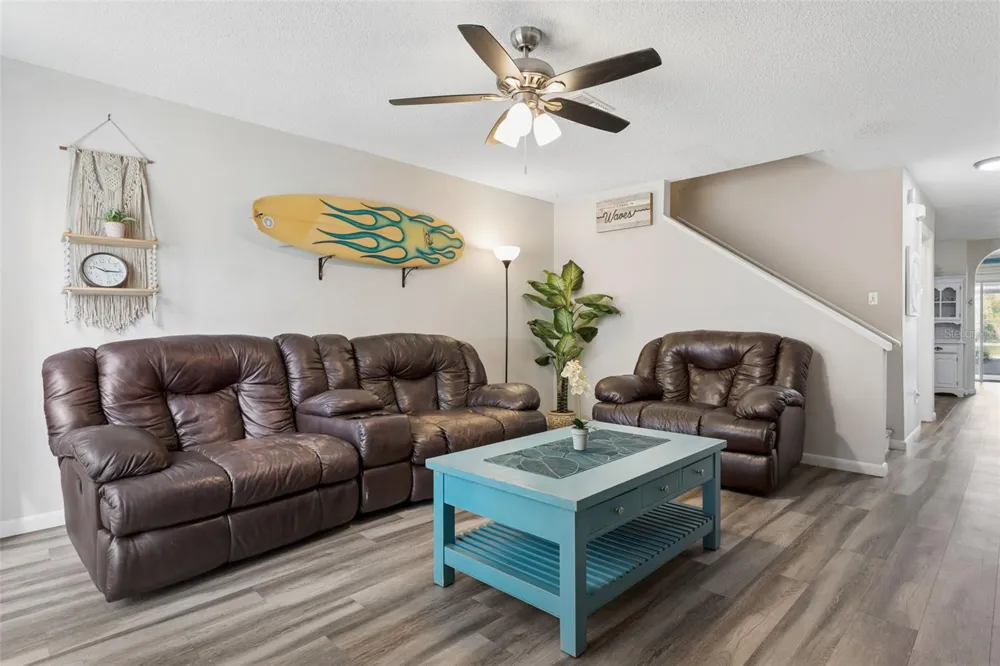 425 KENSINGTON LAKE CIRCLE Brandon, FL 33511