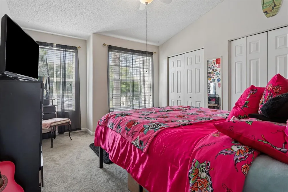 425 KENSINGTON LAKE CIRCLE Brandon, FL 33511