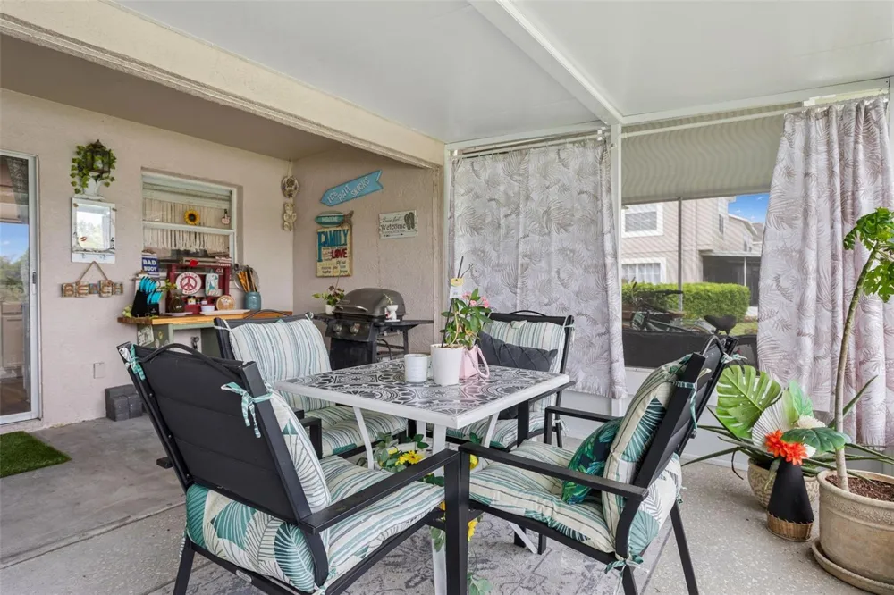 425 KENSINGTON LAKE CIRCLE Brandon, FL 33511
