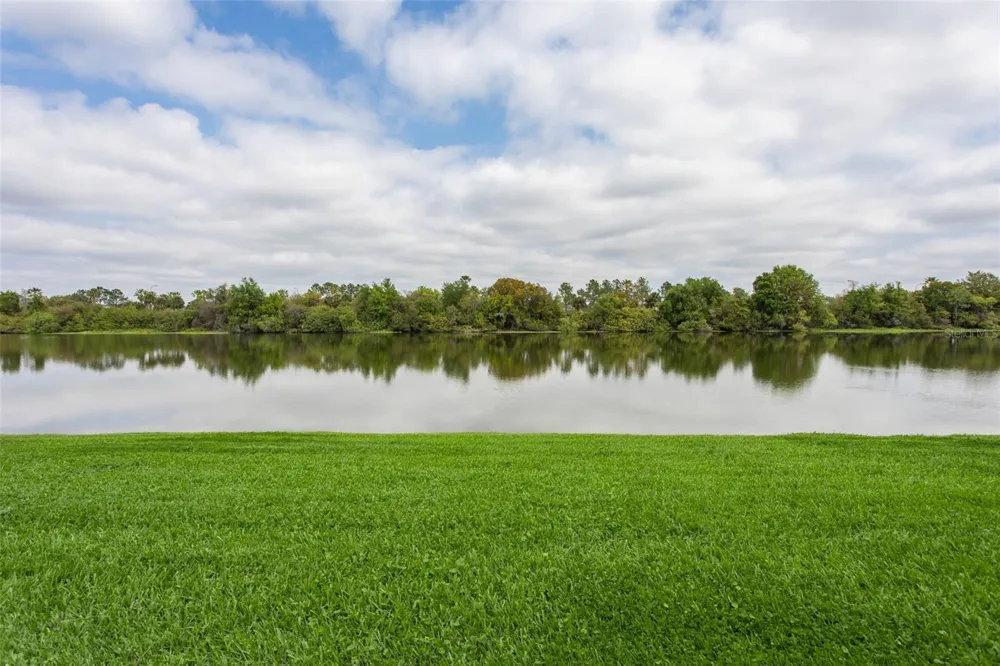425 KENSINGTON LAKE CIRCLE Brandon, FL 33511