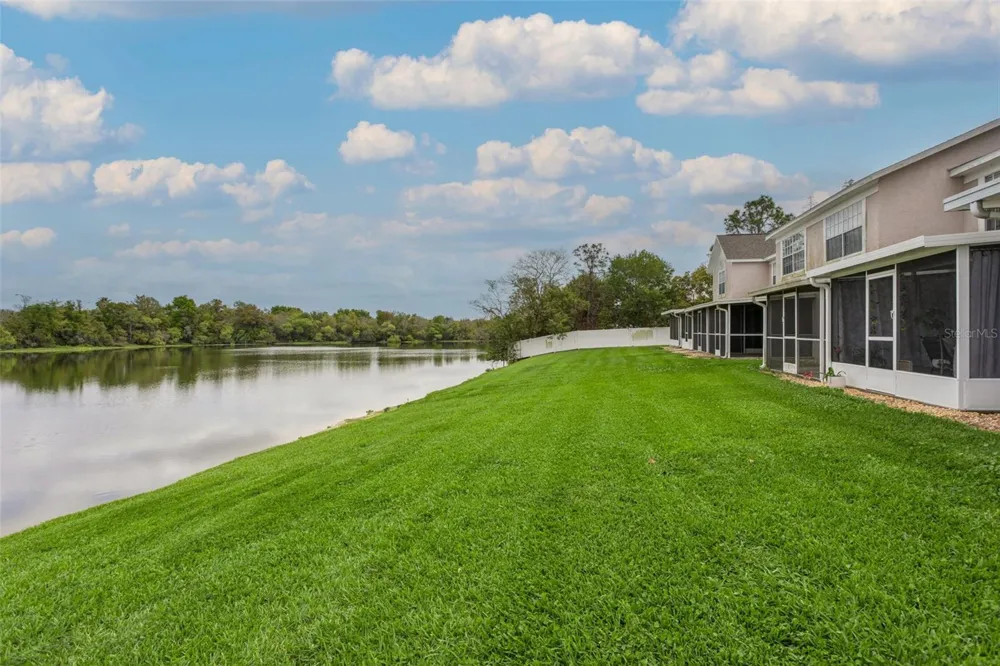 425 KENSINGTON LAKE CIRCLE Brandon, FL 33511