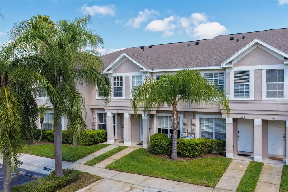 425 KENSINGTON LAKE CIRCLE Brandon, FL 33511