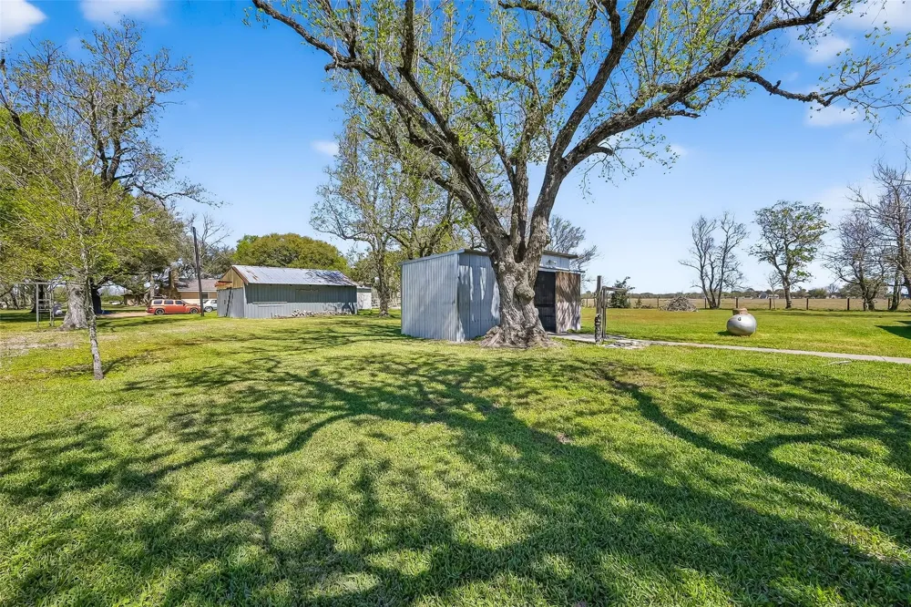 11934 Fm 1994 Road Guy, TX 77444