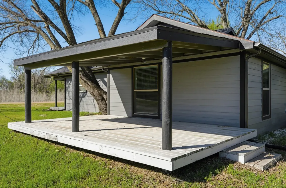 300 S 2nd Street Tehuacana, TX 76686