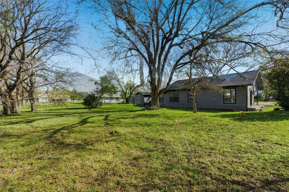 300 S 2nd Street Tehuacana, TX 76686
