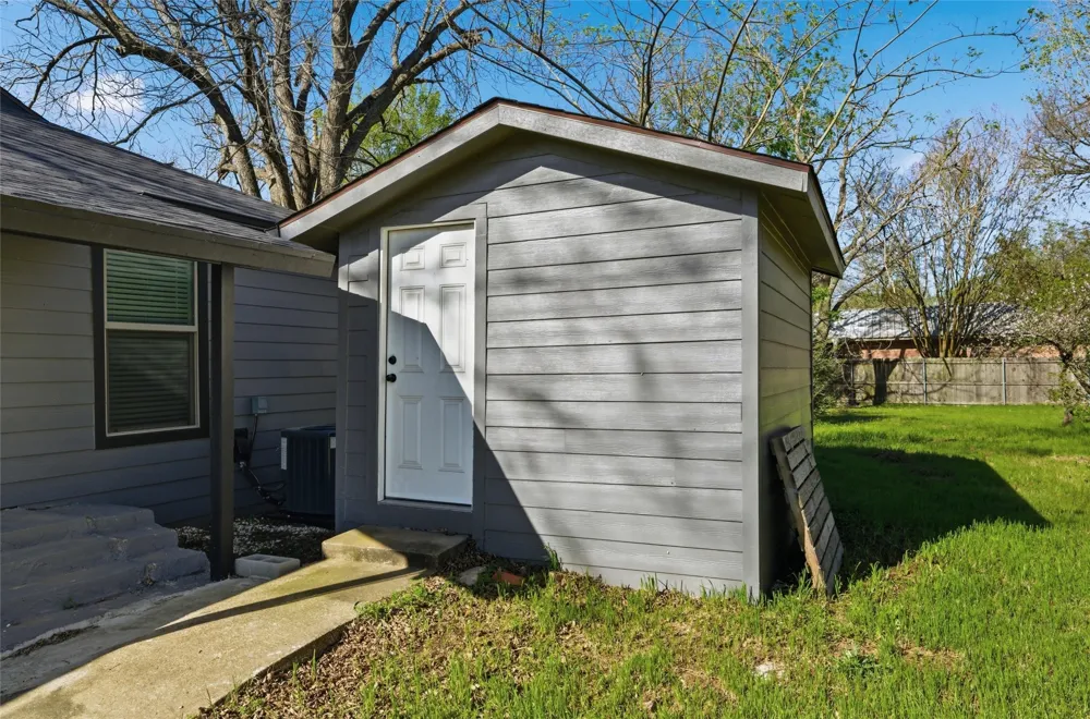 300 S 2nd Street Tehuacana, TX 76686