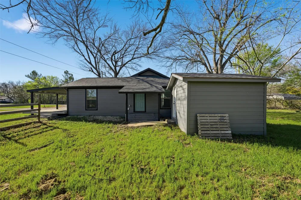 300 S 2nd Street Tehuacana, TX 76686