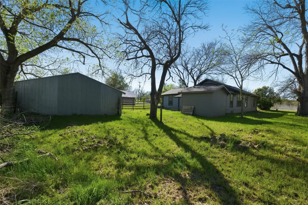 300 S 2nd Street Tehuacana, TX 76686