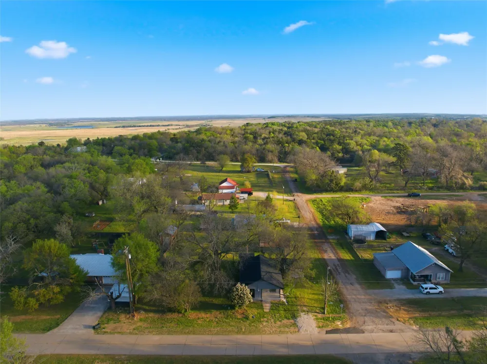 300 S 2nd Street Tehuacana, TX 76686