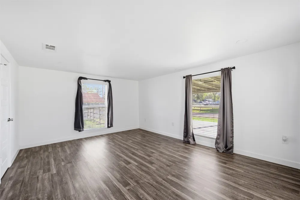 300 S 2nd Street Tehuacana, TX 76686