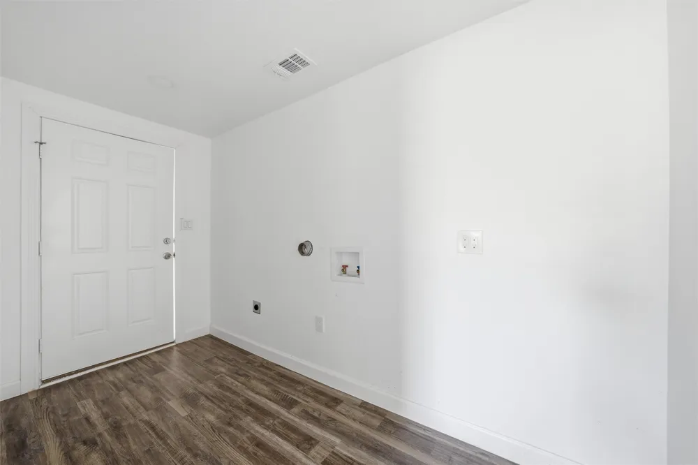 300 S 2nd Street Tehuacana, TX 76686