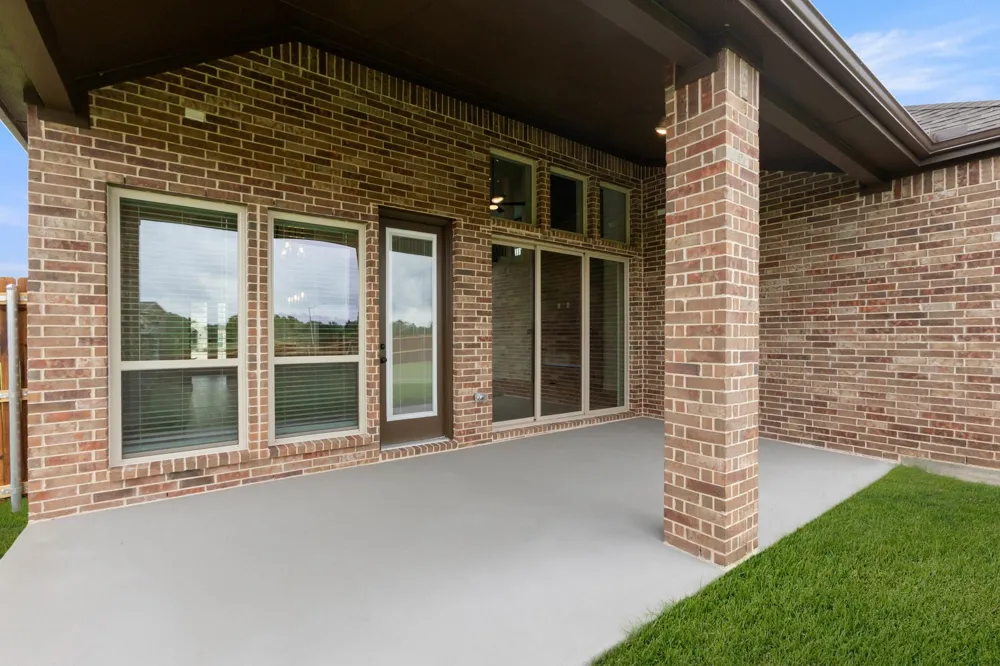 513 Pond Springs Drive DeSoto, TX 75115