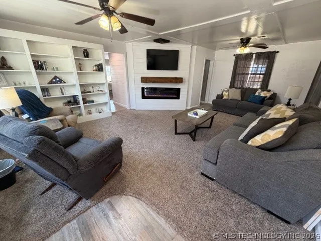 219 Berton Holdenville, OK 74848