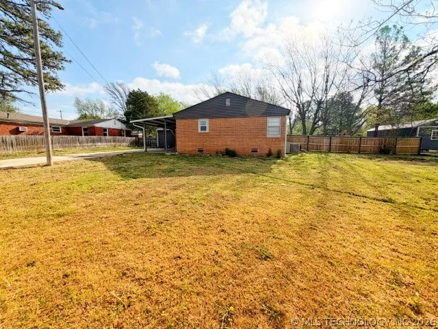 219 Berton Holdenville, OK 74848