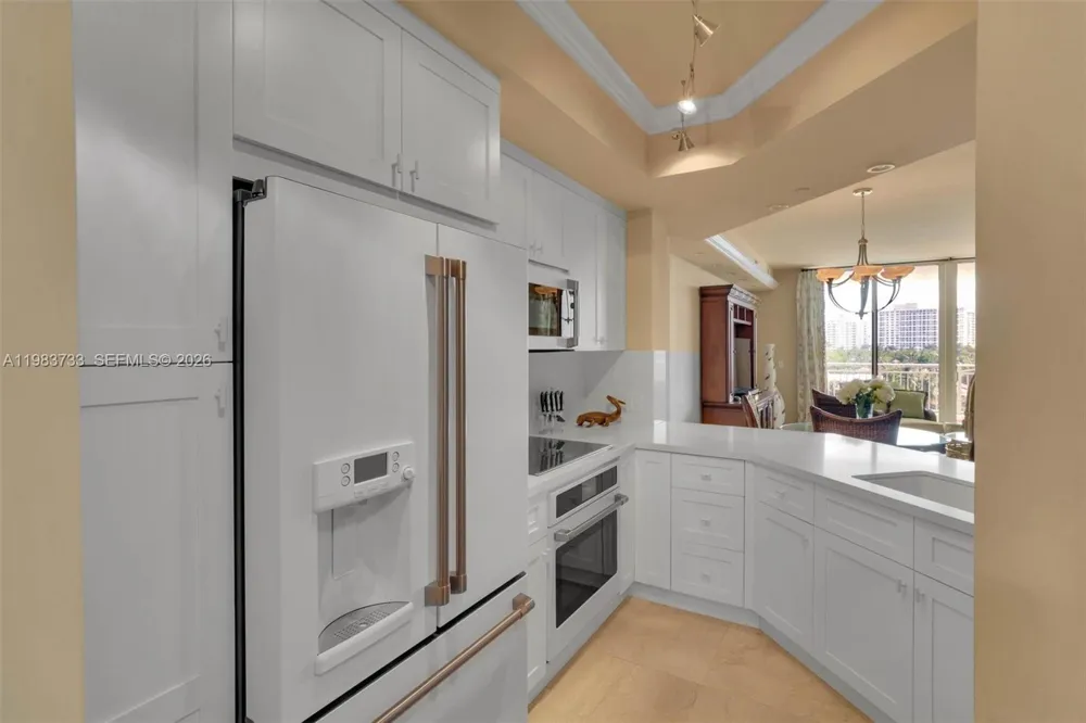 9751 E Bay Harbor Dr #6C Bay Harbor Islands, FL 33154