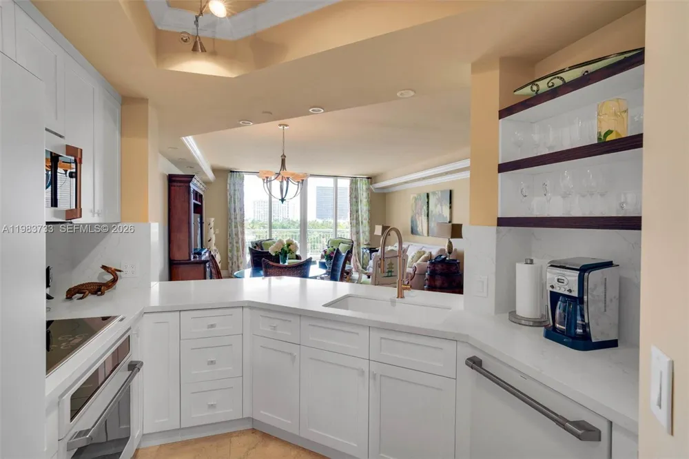 9751 E Bay Harbor Dr #6C Bay Harbor Islands, FL 33154