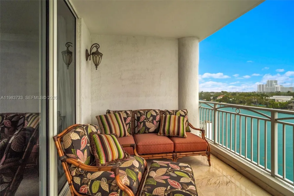 9751 E Bay Harbor Dr #6C Bay Harbor Islands, FL 33154
